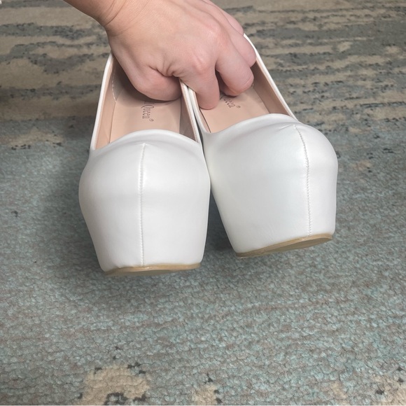 Crystal Queen NWOT platform pearl white high heels shoes - Picture 5 of 10